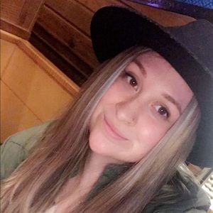 Meet your Posher, Tori